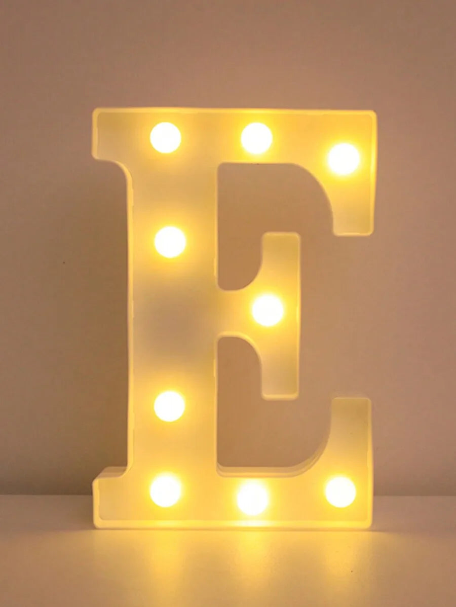 LED Buchstabenlicht - Leuchtende Deko für Feste und Anlässe