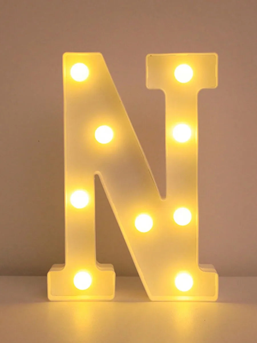 LED Buchstabenlicht - Leuchtende Deko für Feste und Anlässe