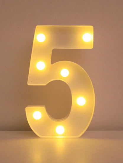 LED Buchstabenlicht - Leuchtende Deko für Feste und Anlässe