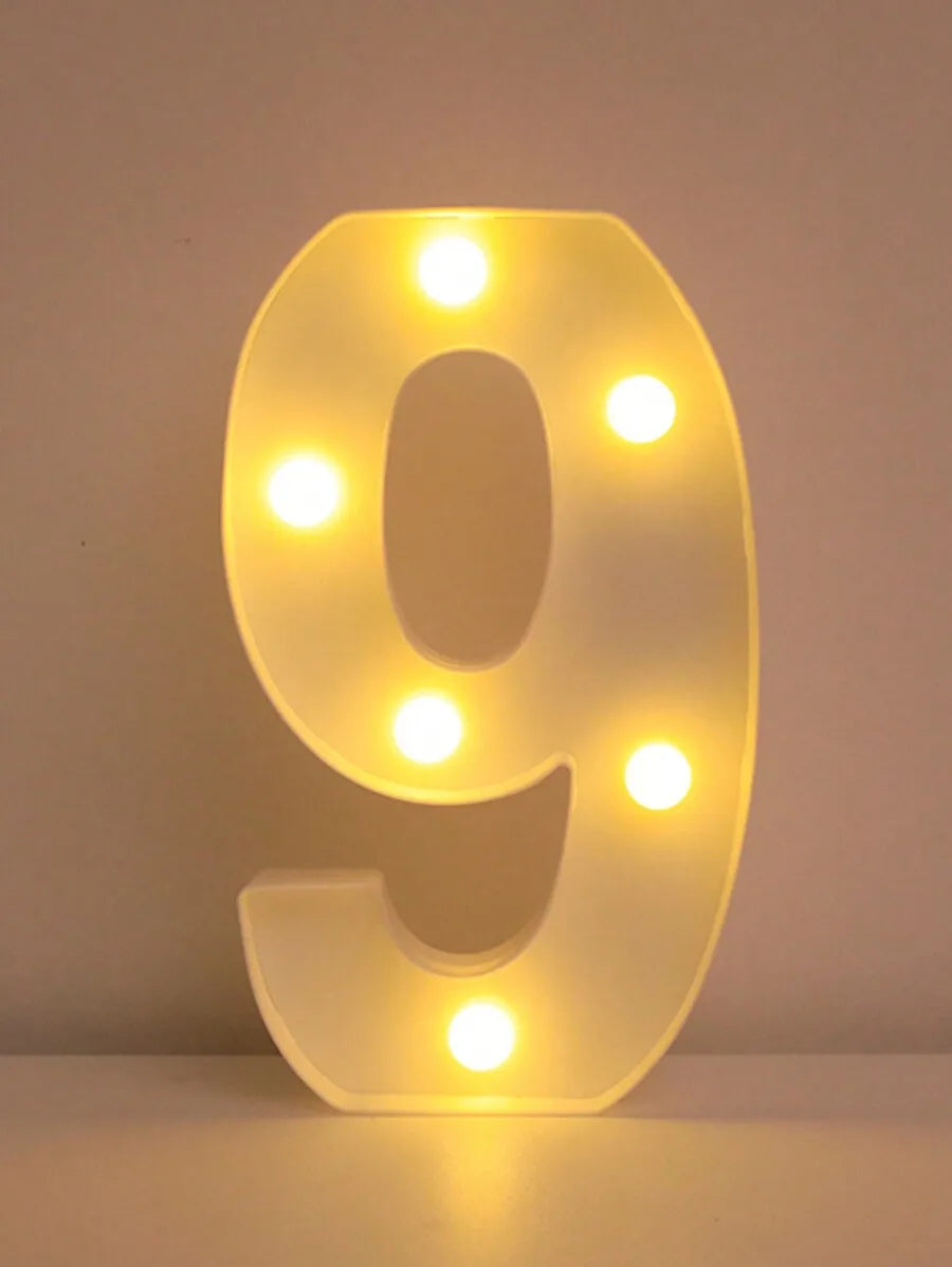 LED Buchstabenlicht - Leuchtende Deko für Feste und Anlässe