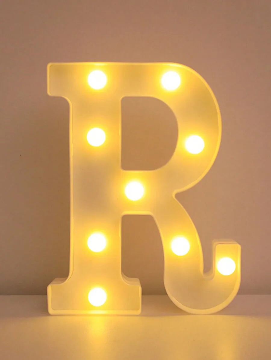 LED Buchstabenlicht - Leuchtende Deko für Feste und Anlässe