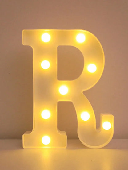 LED Buchstabenlicht - Leuchtende Deko für Feste und Anlässe