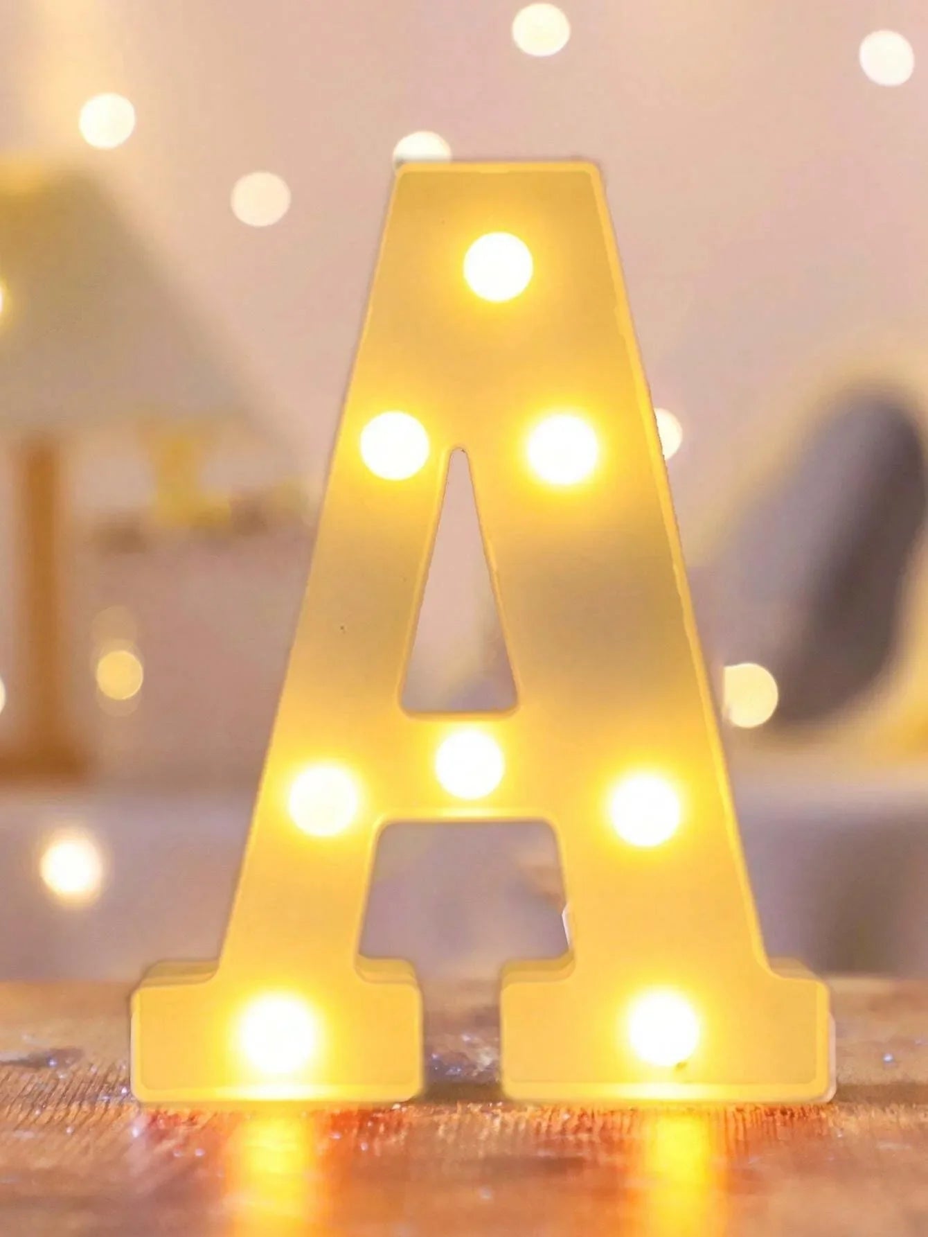 LED Buchstabenlicht - Leuchtende Deko für Feste und Anlässe