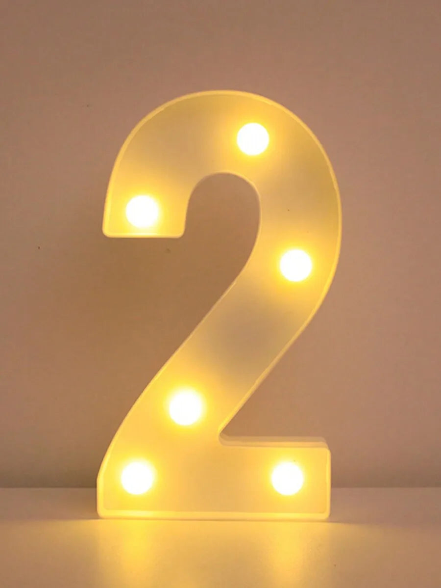 LED Buchstabenlicht - Leuchtende Deko für Feste und Anlässe