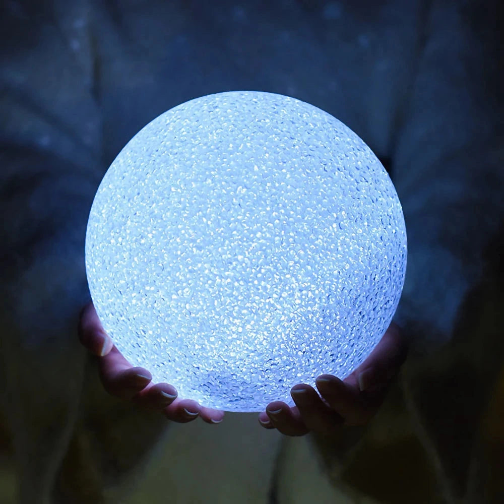 Crystalglow – LED-Kristallkugellampe in Ballform mit Farbwechsel